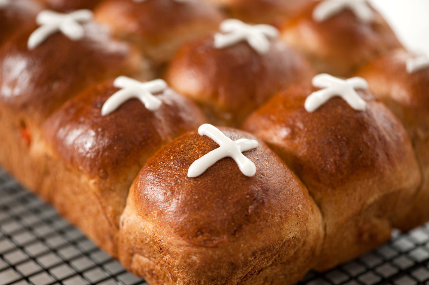 Hot Cross Buns with Wattleseed and Muntries